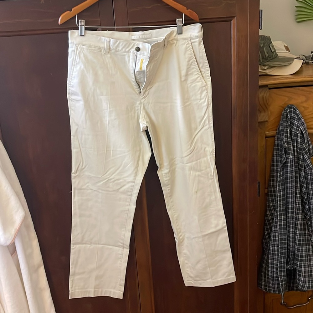 Duck Head Khaki Chinos with Straight Leg Cut 33/32